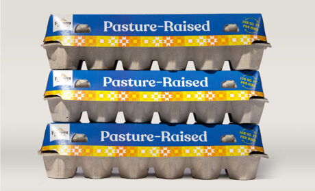 Egg carton designed for Farmers Hen House, an organic and free-range egg producer that sources its eggs from Amish and Mennonite farms throughout Iowa and Missouri. Farmers Hen House Carton